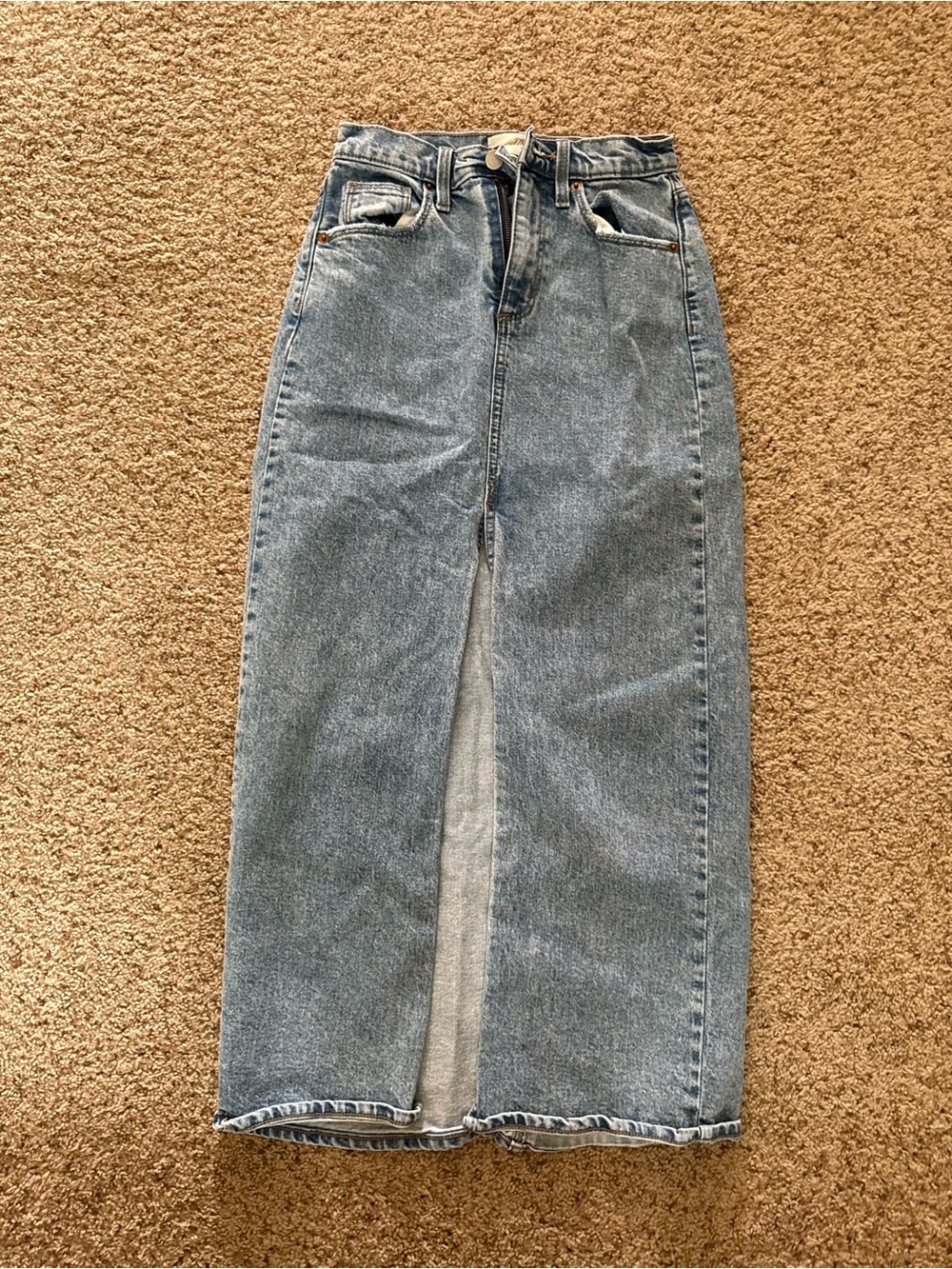 Universal Thread Straight-Leg Denim Skirt in Light Blue Wash